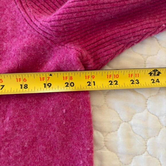 Sundance Women’s 100% Cashmere Pink Turtleneck Sweater Size L - Picture 4 of 5